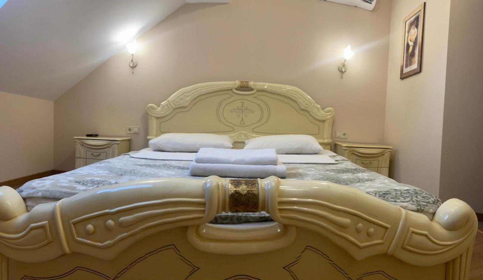 Apart Yaroslava Osmomysla 9 Square - City Center Lviv Eksteriør bilde