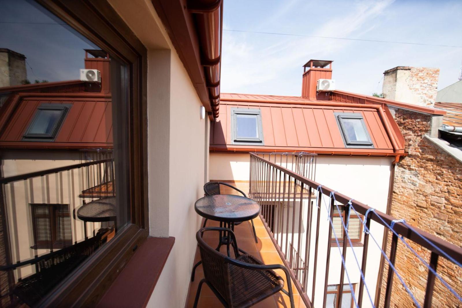 Apart Yaroslava Osmomysla 9 Square - City Center Lviv Eksteriør bilde