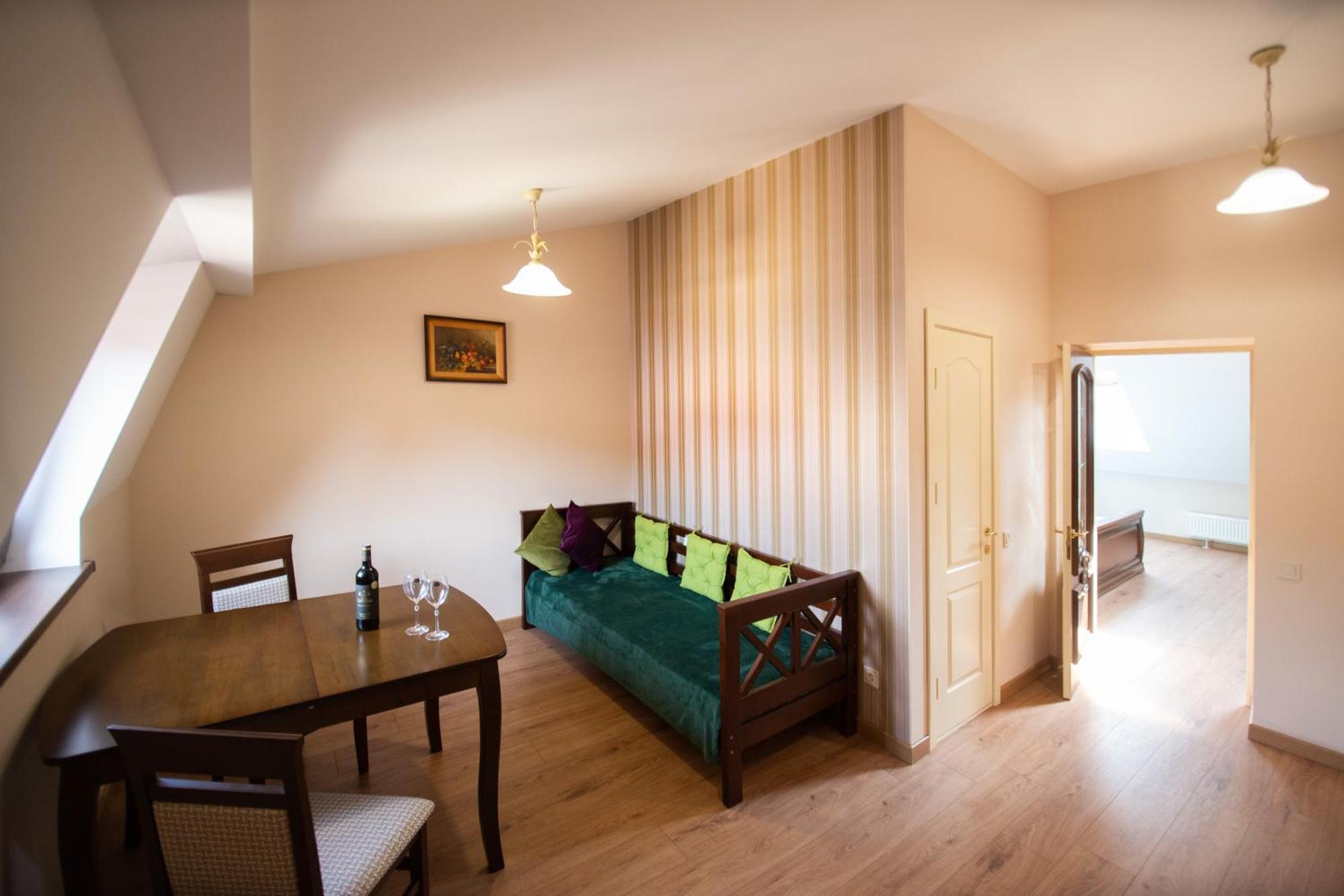 Apart Yaroslava Osmomysla 9 Square - City Center Lviv Eksteriør bilde