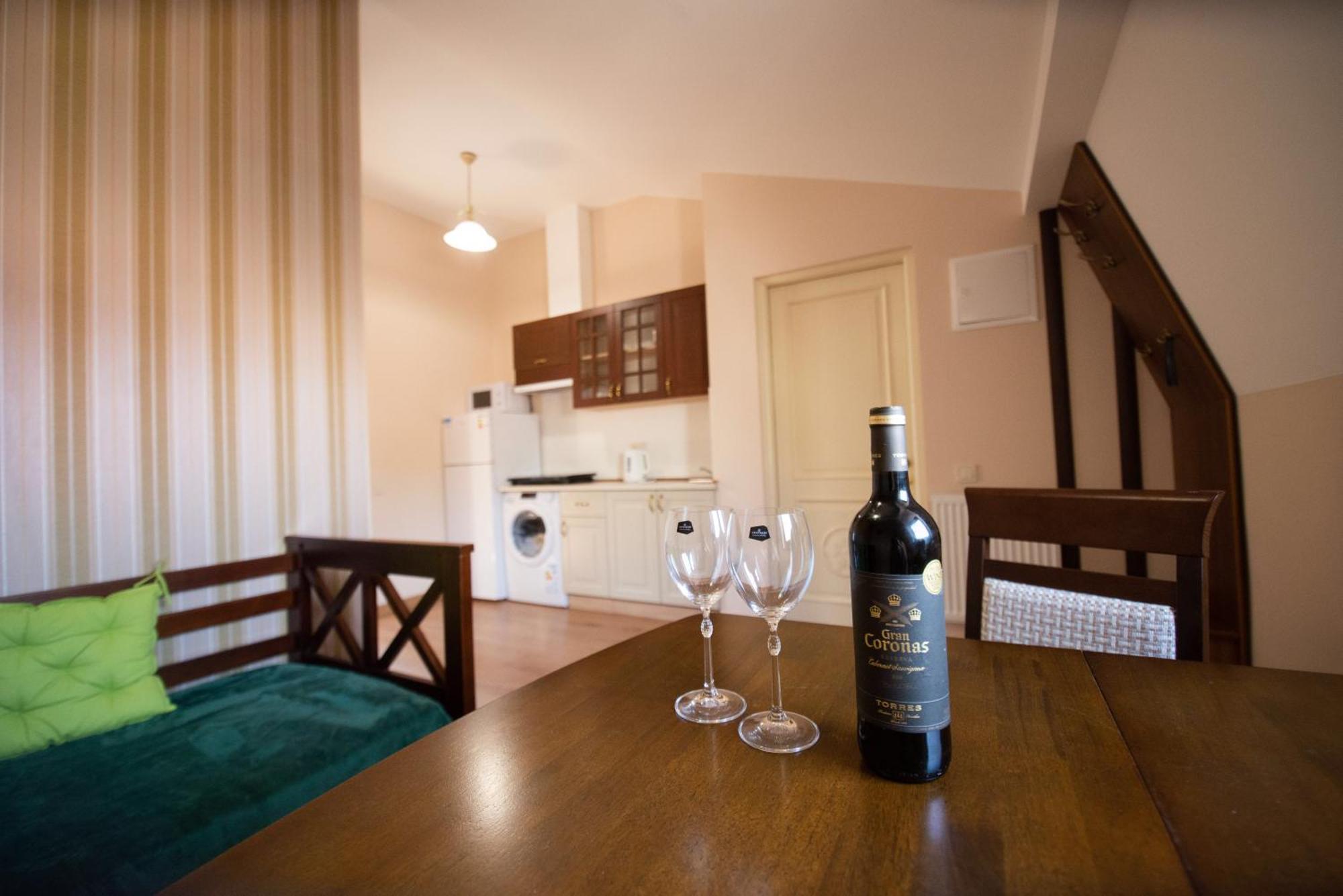 Apart Yaroslava Osmomysla 9 Square - City Center Lviv Eksteriør bilde