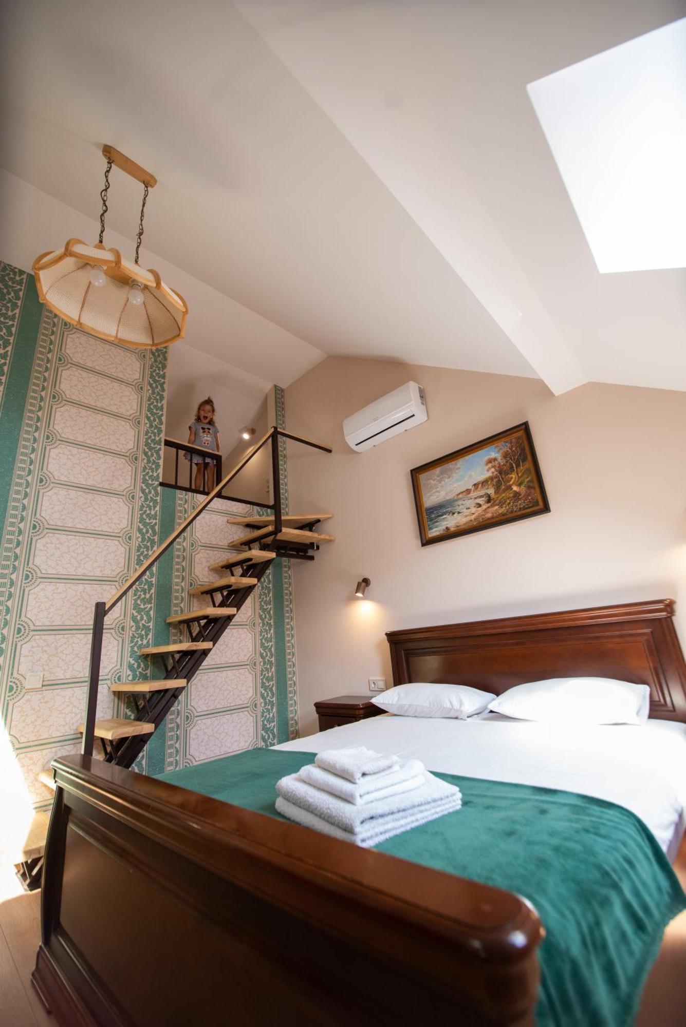 Apart Yaroslava Osmomysla 9 Square - City Center Lviv Eksteriør bilde