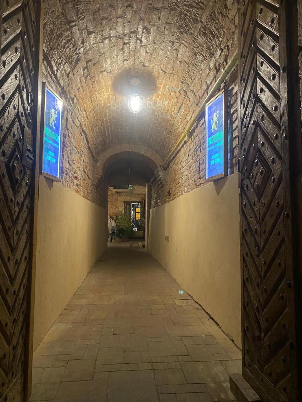 Apart Yaroslava Osmomysla 9 Square - City Center Lviv Eksteriør bilde