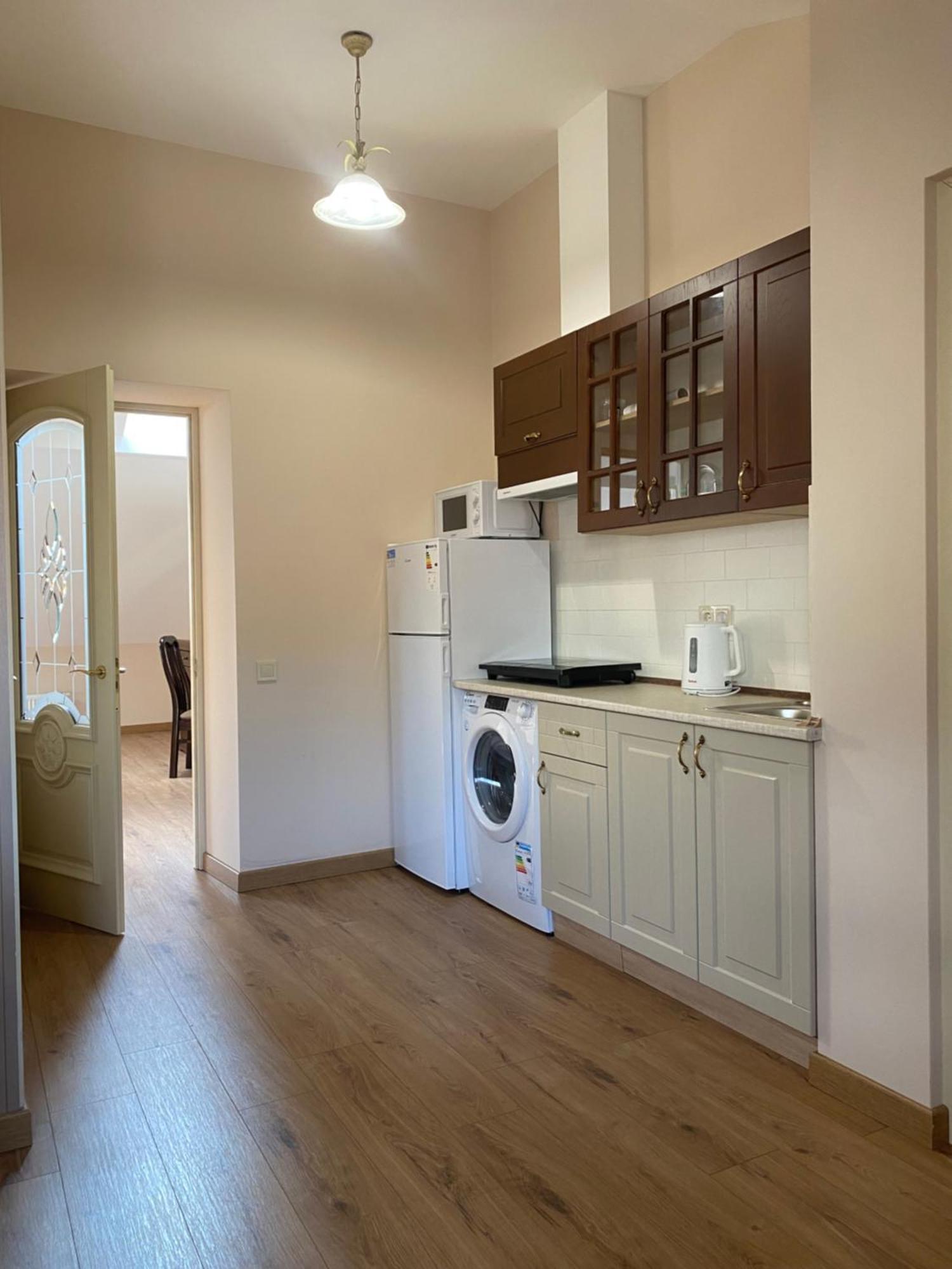 Apart Yaroslava Osmomysla 9 Square - City Center Lviv Eksteriør bilde