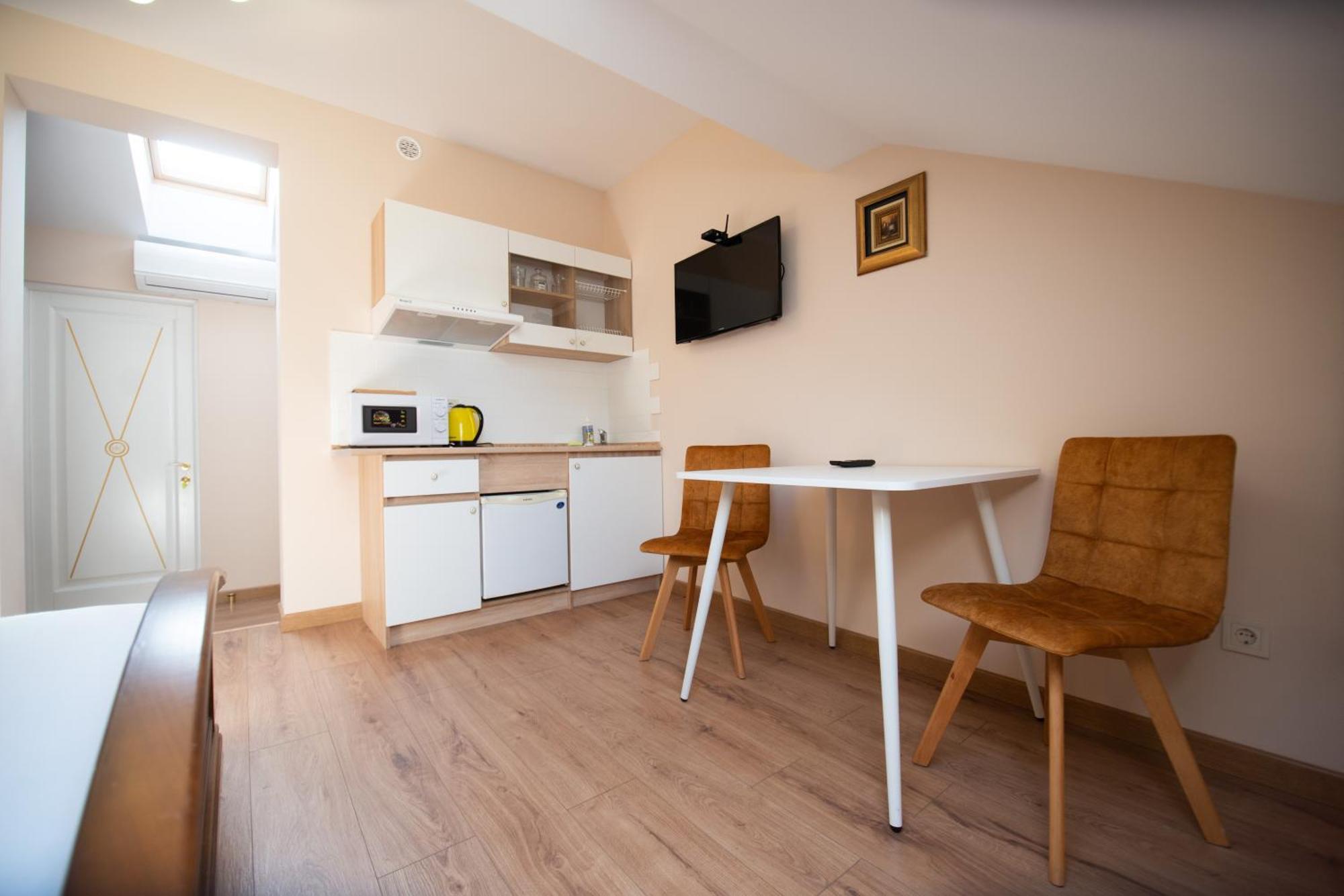Apart Yaroslava Osmomysla 9 Square - City Center Lviv Rom bilde