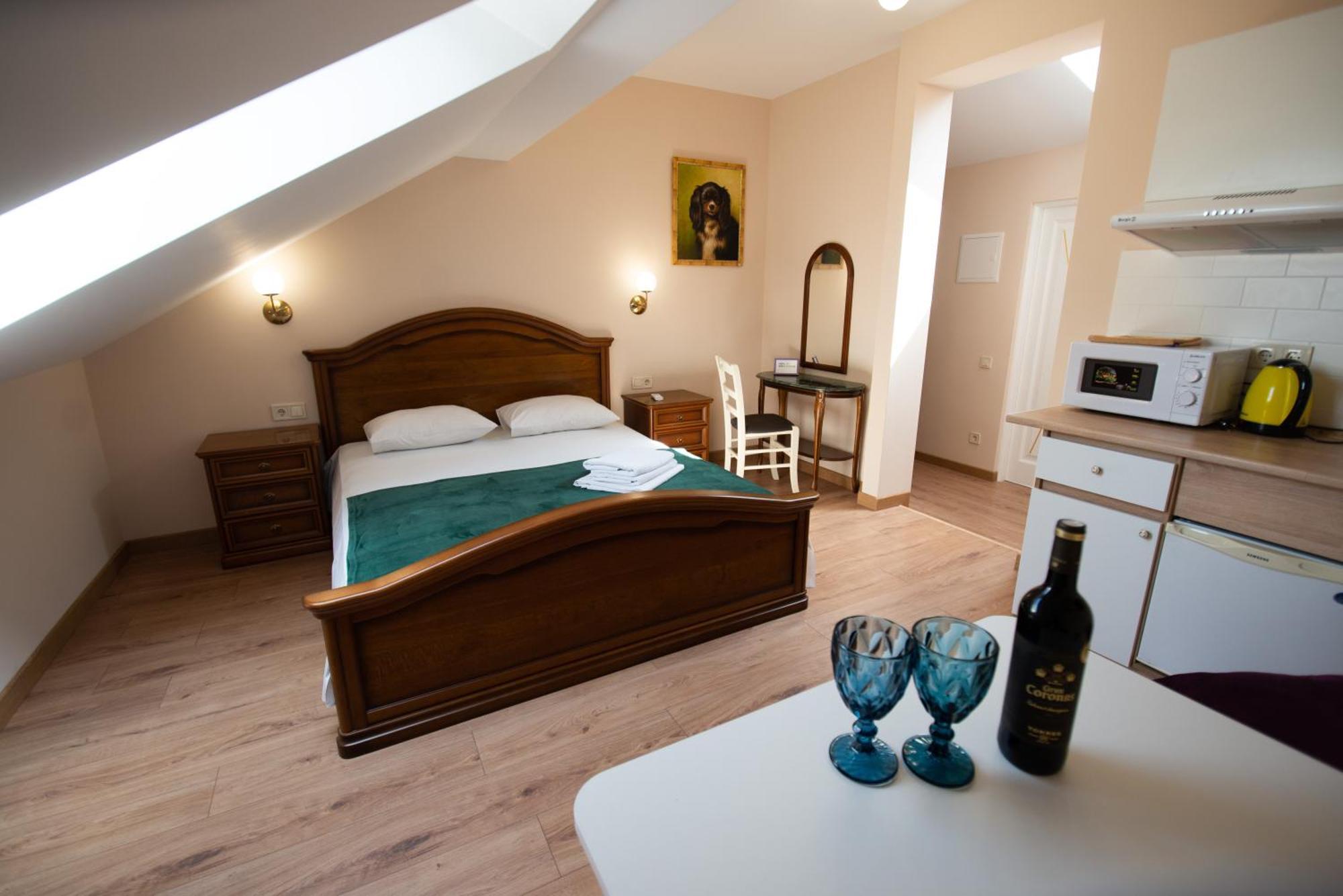 Apart Yaroslava Osmomysla 9 Square - City Center Lviv Rom bilde