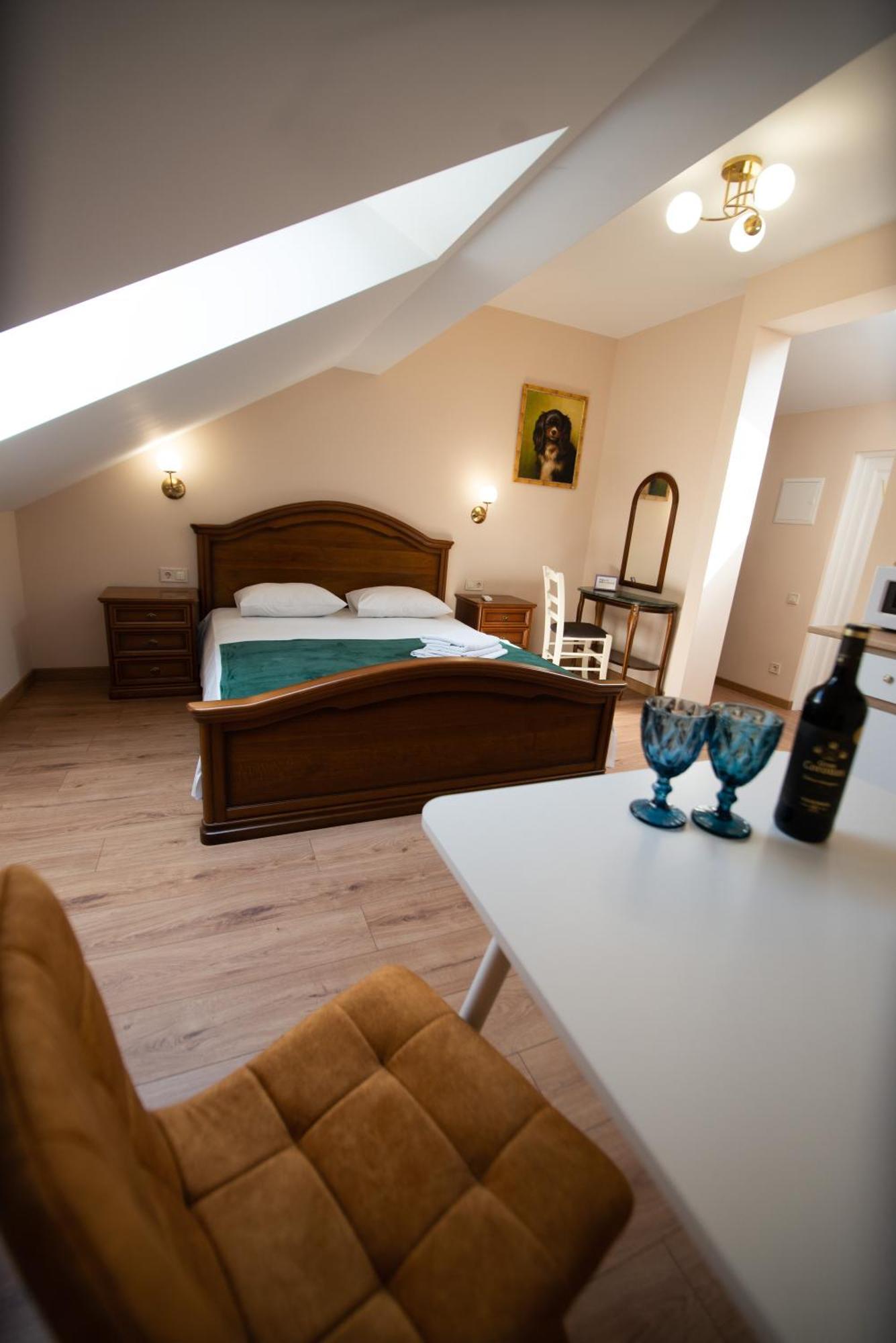 Apart Yaroslava Osmomysla 9 Square - City Center Lviv Rom bilde